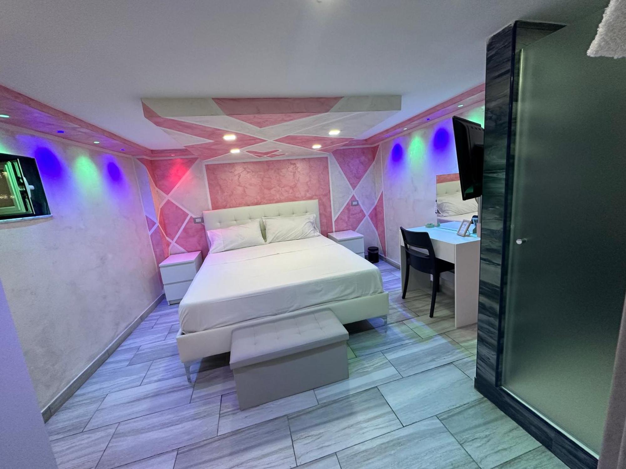 Clopat Vacanze2023 Hotel Napoli Eksteriør billede