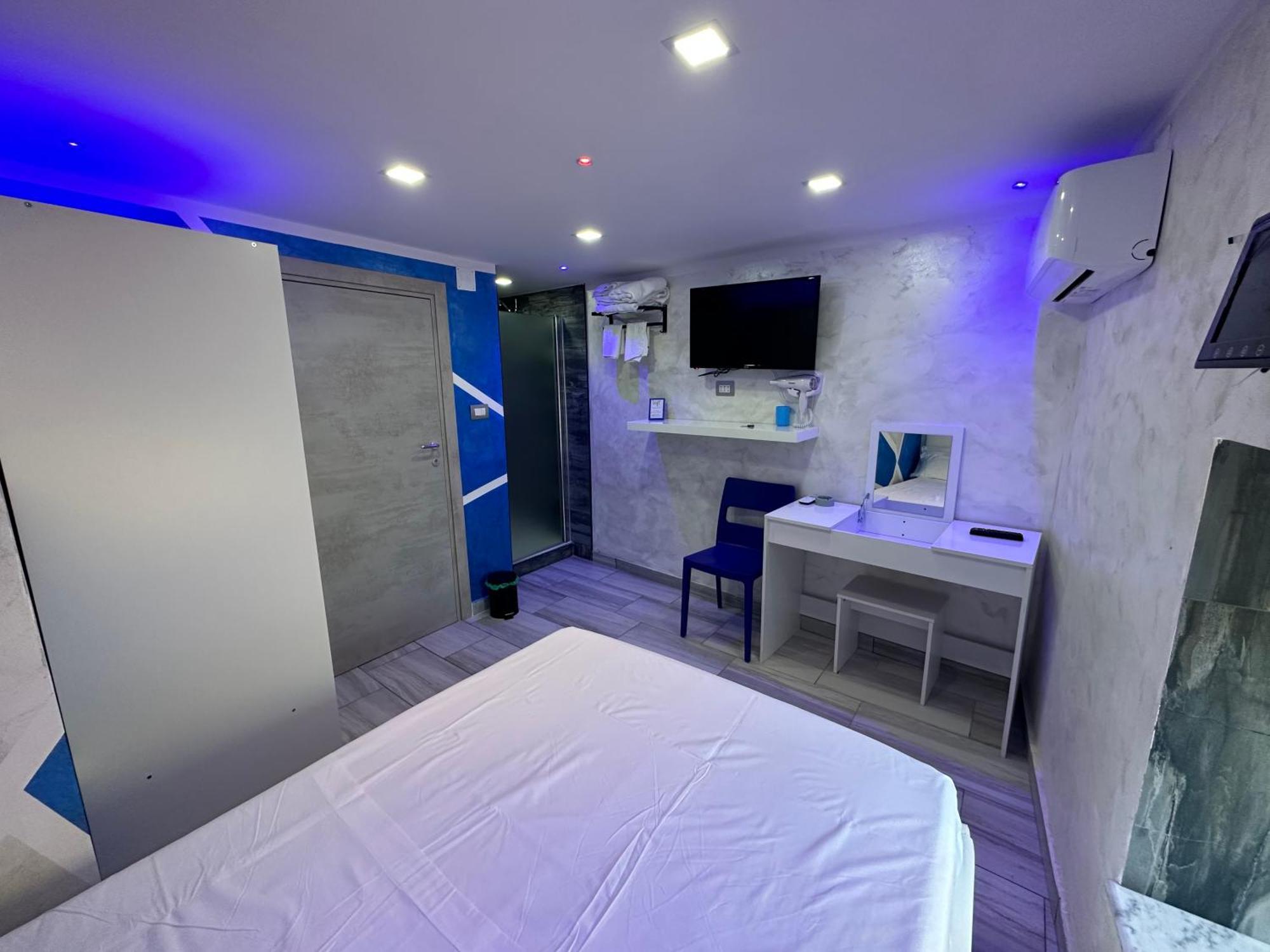 Clopat Vacanze2023 Hotel Napoli Eksteriør billede